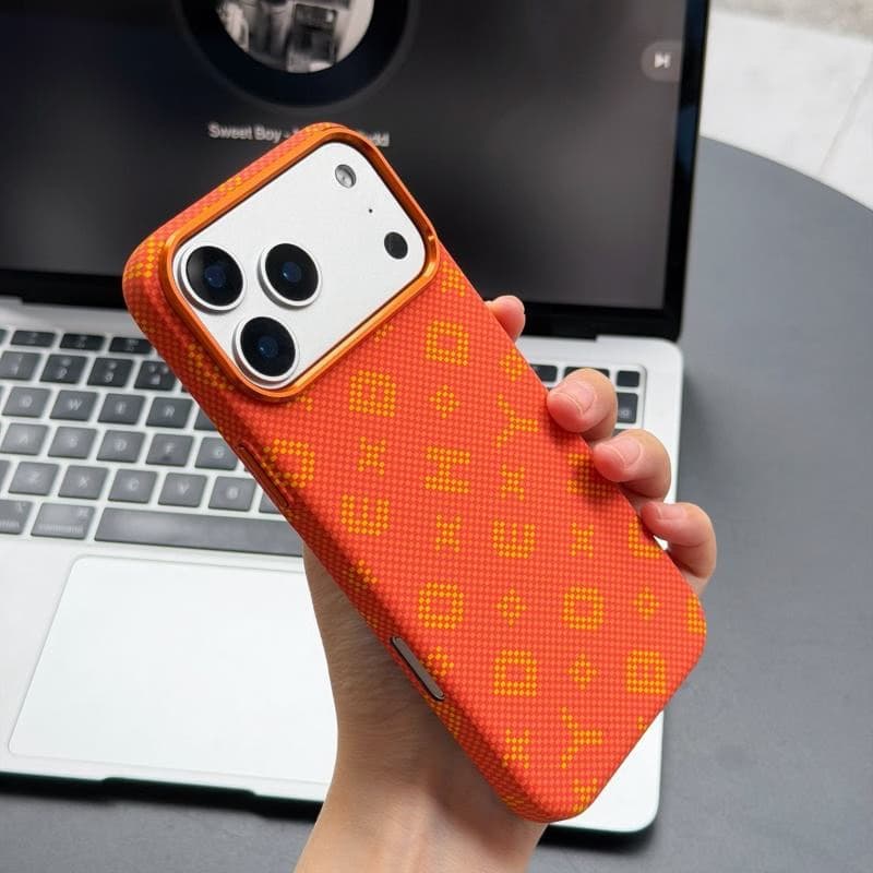 New Carbon Fiber Textured Magnetic Phone Case for iPhone Metal Camera Frame Ultra Thin Hard PC Shockproof Cover